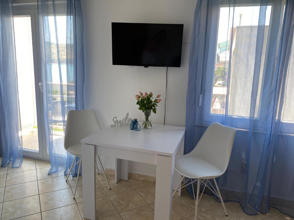 Studio Apartments M&N Traù Esterno foto