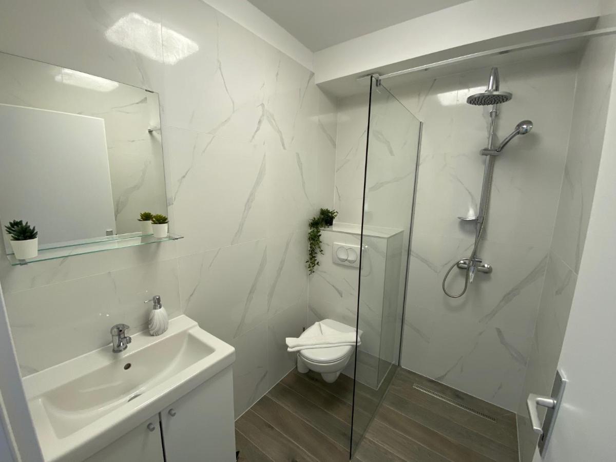 Studio Apartments M&N Traù Esterno foto