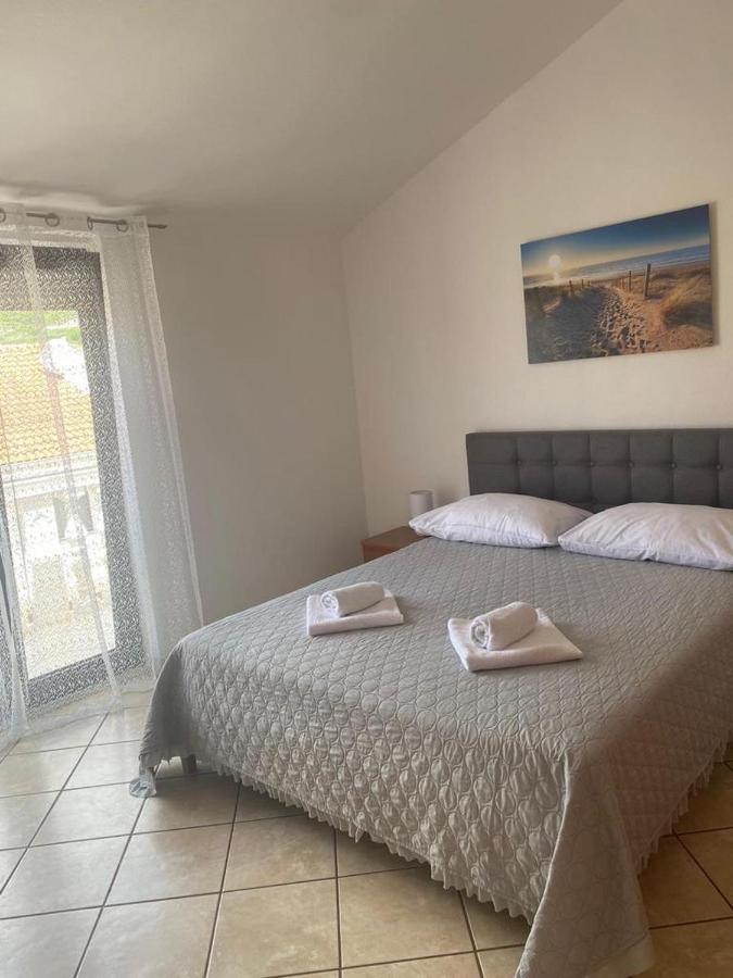 Studio Apartments M&N Traù Esterno foto