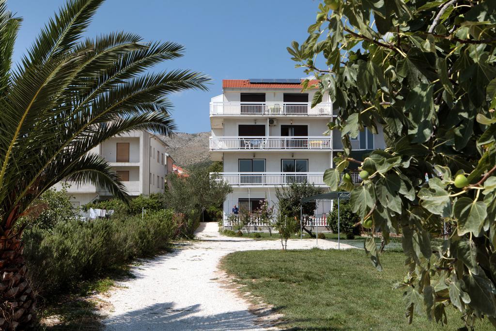 Studio Apartments M&N Traù Esterno foto